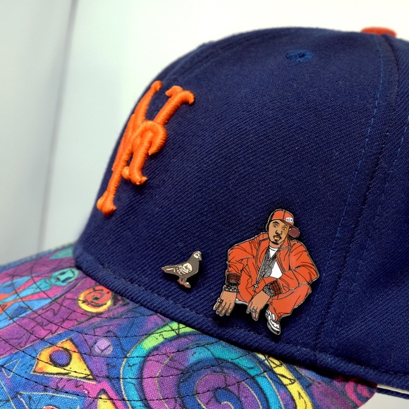 King Of Queens Lapel Pins - Picture 3 of 3